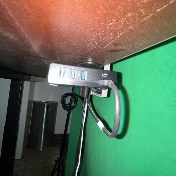 Humanscale M/Connect2 2.1 Flex Dual Monitor Arms - Picture 9 of 10